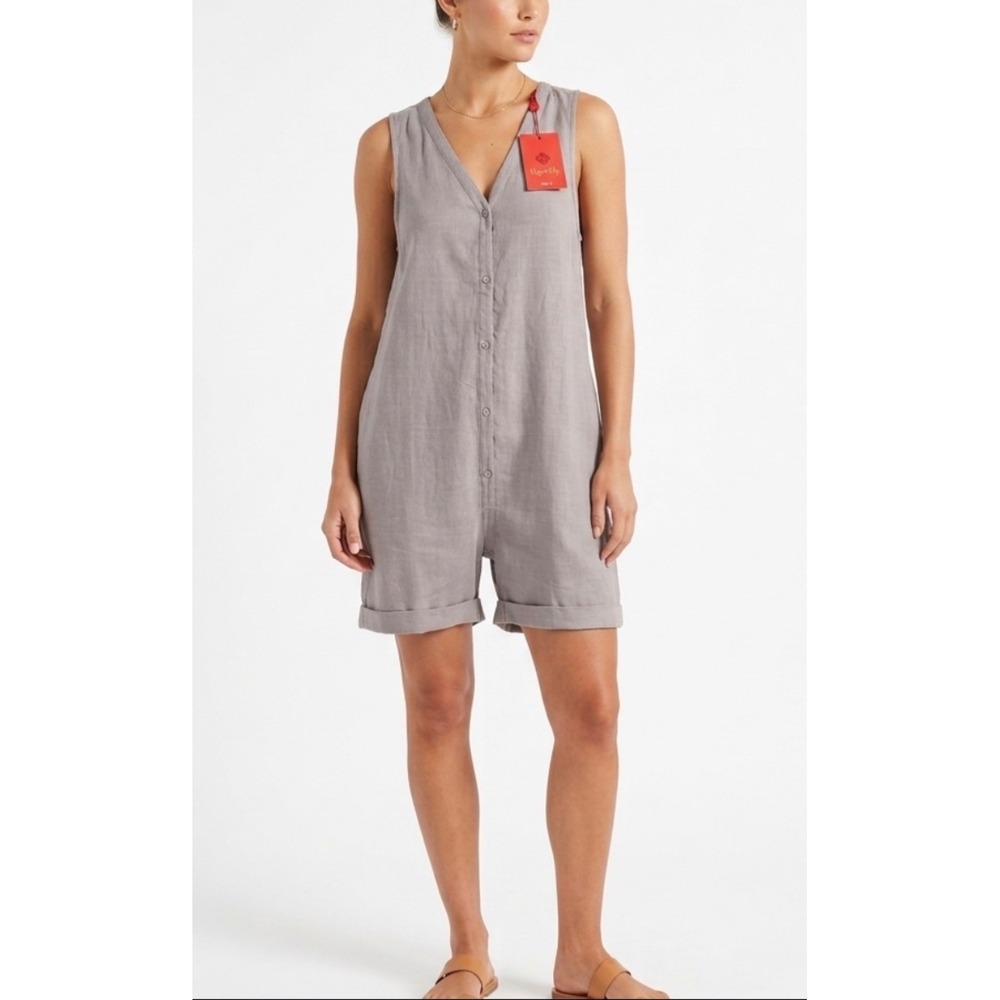 Tigerlily Grey Linen Blend Sleeveless Button Front Romper Size 6 NWT Minimalist